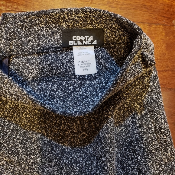 Short skirt - Picture 2 of 3